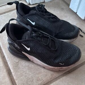 Nike Tennis Shoes
